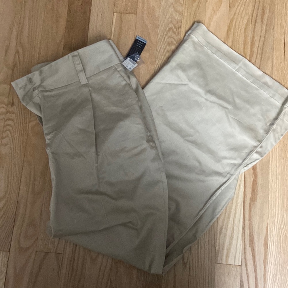 NWT Attention Wide Leg Khaki Pants. Sz. 10